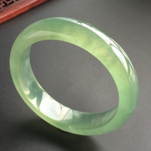 (超值推荐)冰种晴水手镯(55.7mm)