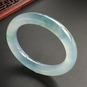 (超值推荐)冰种飘花圆条手镯(52mm)