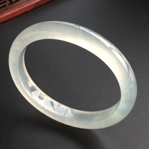 (超值推荐)冰种淡晴水贵妃镯(56.2mm-49.4mm)