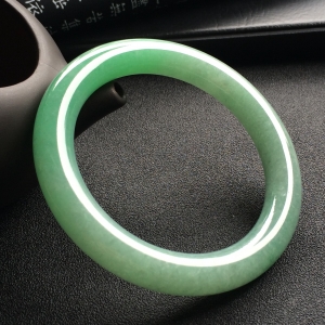 （超值推荐）糯冰种豆色圆条手镯（57mm）