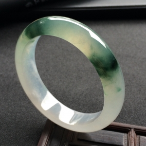 （超值推荐）糯冰种飘花手镯（57.6mm）