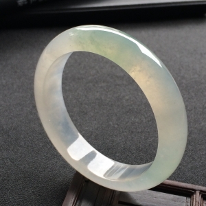 （超值推荐）冰种略飘花手镯（57.5mm）