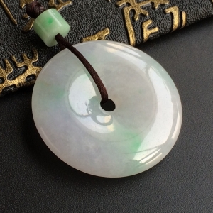 (超值推荐)糯冰种飘翠平安扣挂件