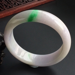 (超值推荐)糯冰种春带彩手镯(53mm)