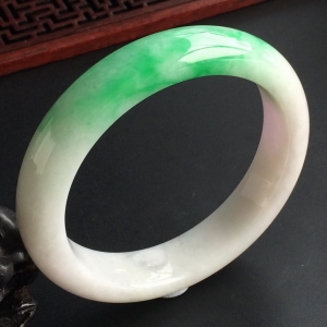 (超值推荐)糯冰种飘翠手镯(57.6mm)