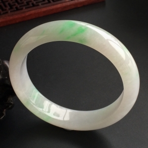 (超值推荐)糯冰种飘翠手镯(56.6mm)