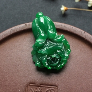 （超值推荐）糯冰种深绿白菜挂件