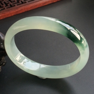 (超值推荐)冰种飘花贵妃镯(55.4mm-46.7mm)