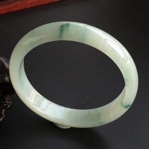 (超值推荐)糯冰种飘花手镯(54.5mm)