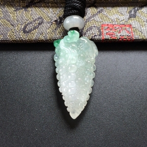 (超值推荐)糯冰种飘翠苦尽甘来挂件