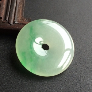 (超值推荐)糯冰种飘翠平安扣挂件