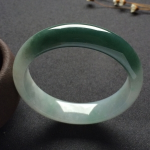 （超值推荐）糯冰种晴水手镯（58.2mm）