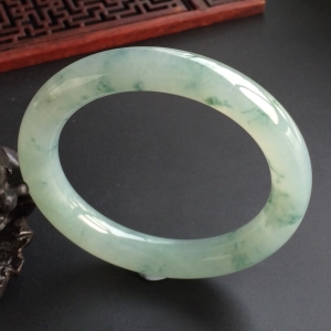(超值推荐)糯冰种飘花圆条手镯(56.5mm)
