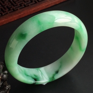 (超值推荐)糯冰种飘翠手镯(57.6mm)