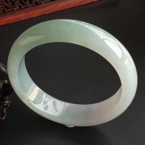 (超值推荐)糯冰种晴水手镯(58.6mm)