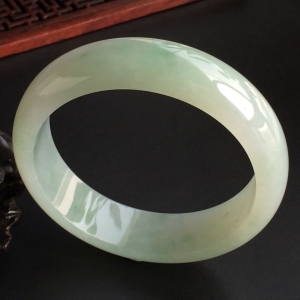 (超值推荐)糯冰种飘花手镯(59.6mm)
