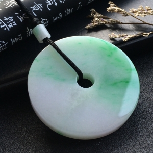 （超值推荐）糯冰种飘翠平安扣挂件