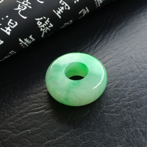 （超值推荐）糯冰种飘翠平安环挂件