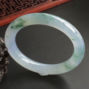 (超值推荐)冰种淡紫罗兰飘花圆条手镯(53.2mm)