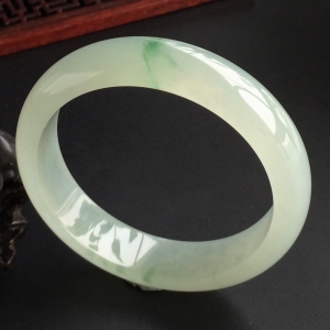 (超值推荐)糯冰种晴水飘花手镯(56.3mm)