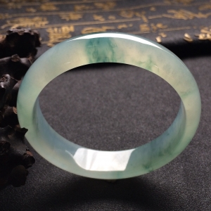 （超值推荐）冰种飘花手镯（56.7mm）
