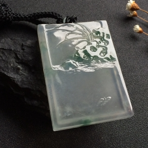 （超值推荐）（玉雕名家高松峰作品）冰玻种飘花君子兰挂件