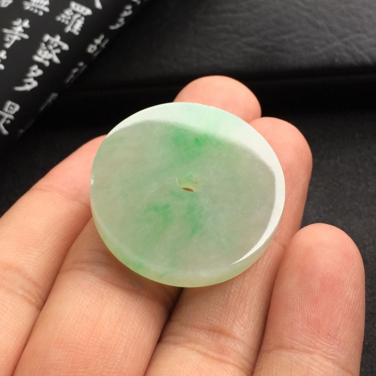 （超值推荐）糯冰种飘翠平安扣挂件