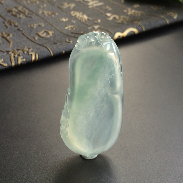 (超值推荐)冰玻种晴水略飘花福瓜挂件