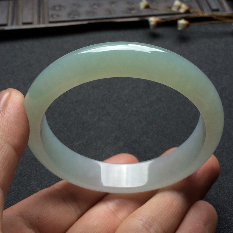 （超值推荐）糯冰种晴水手镯（57mm）