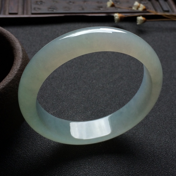 （超值推荐）糯冰种晴水手镯（56.1mm）