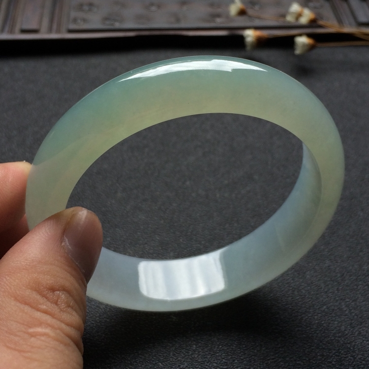 （超值推荐）糯冰种晴水手镯（56.1mm）
