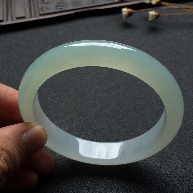 （超值推荐）糯冰种晴水手镯（57.4mm）