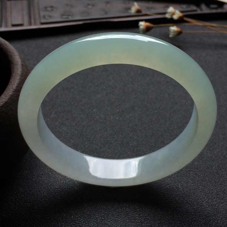 （超值推荐）糯冰种晴水手镯（57.4mm）