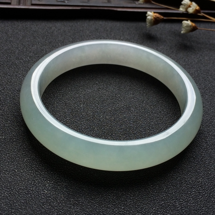 （超值推荐）糯冰种晴水手镯（57.4mm）
