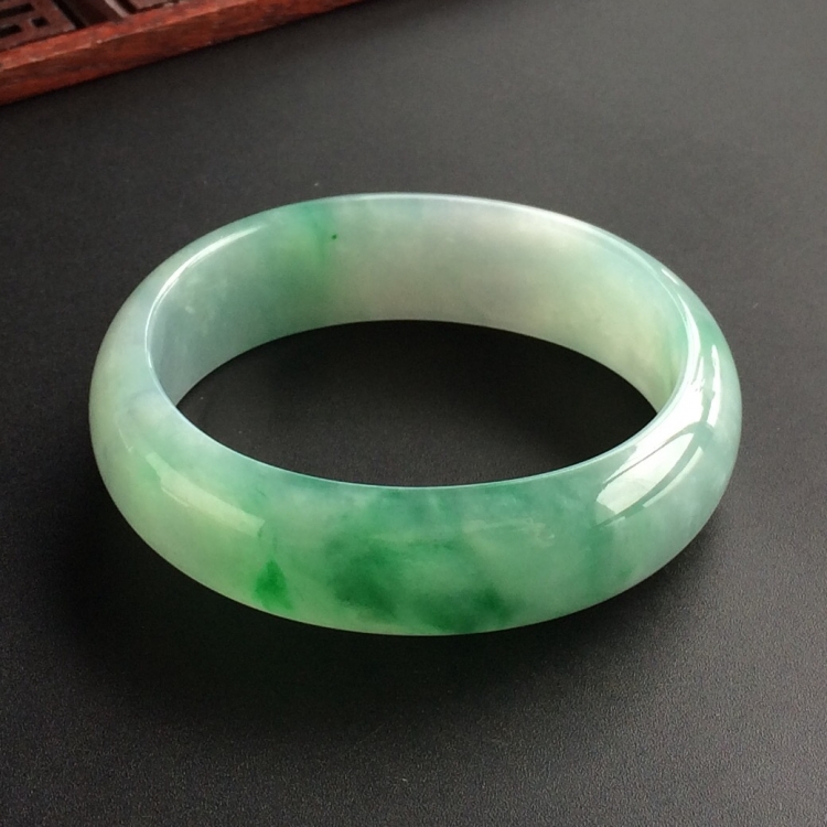 (超值推荐)糯冰种飘翠贵妃镯(54.2mm-45.2mm)