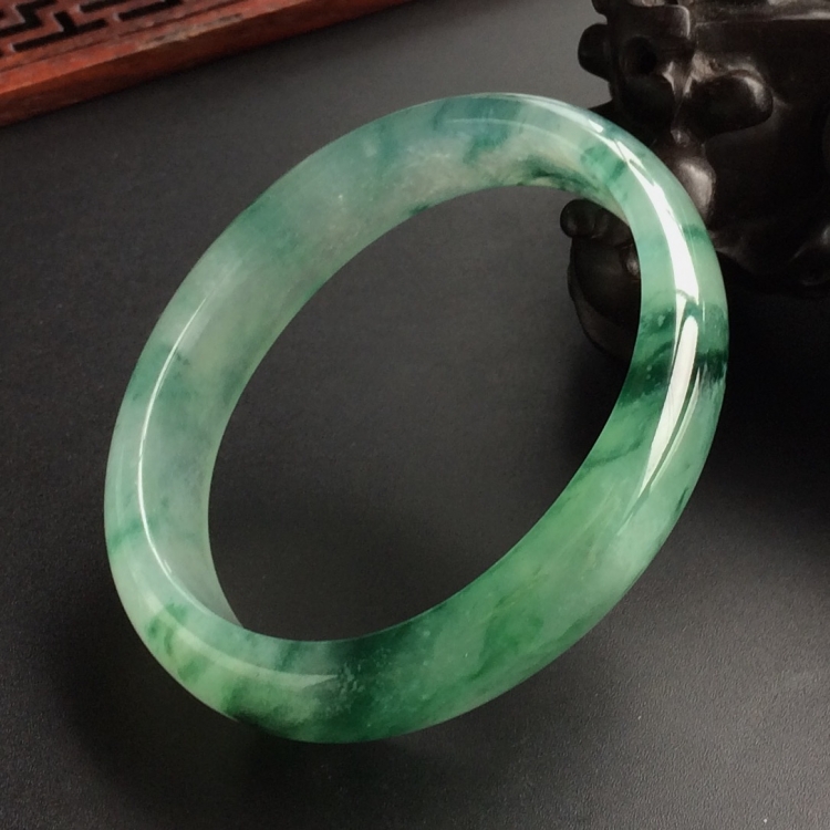 (超值推荐)冰种飘花贵妃镯(54.9mm-46.6mm)