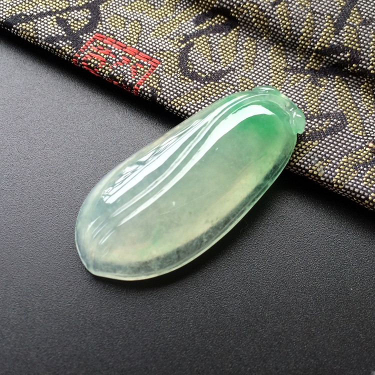 (超值推荐)冰种飘翠福瓜挂件