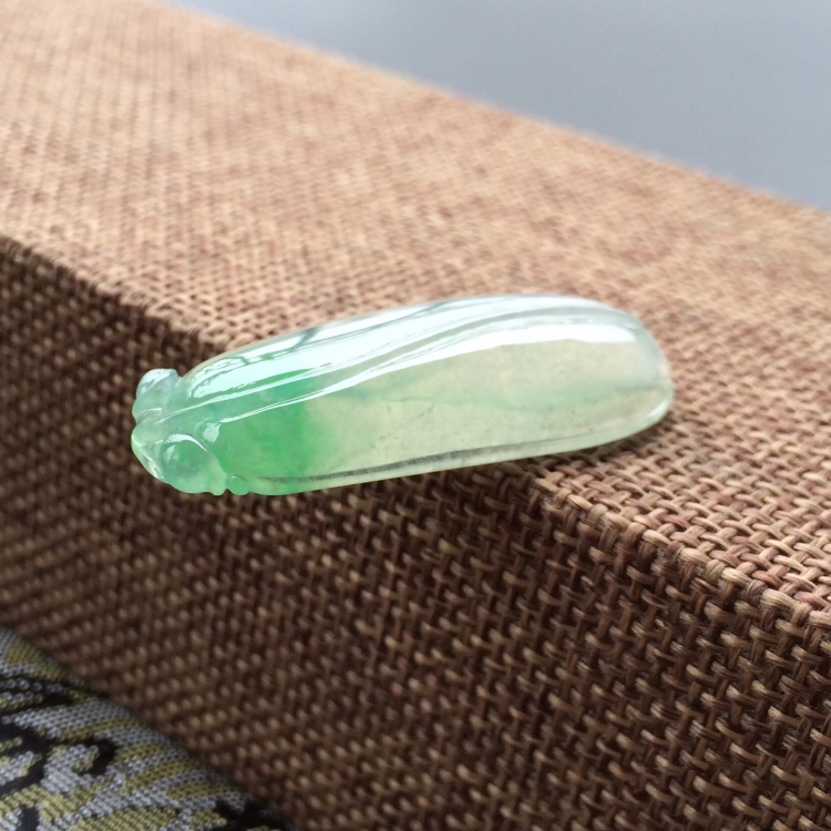 (超值推荐)冰种飘翠福瓜挂件