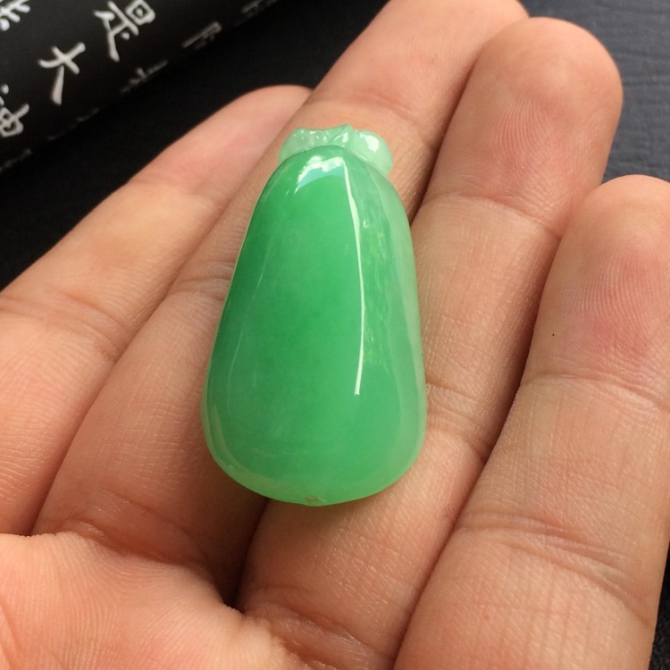 （超值推荐）糯冰种绿晴水福瓜挂件