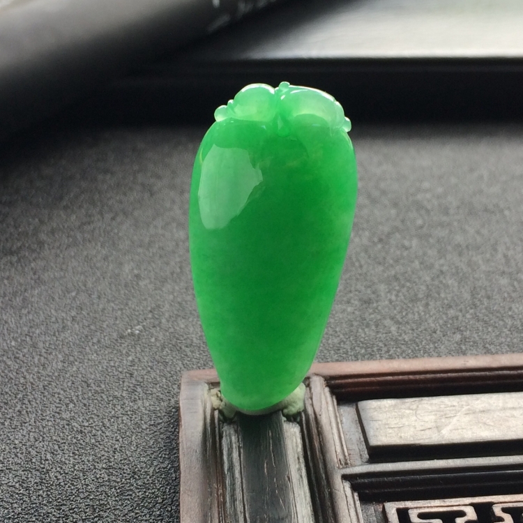 （超值推荐）糯冰种翠色福瓜挂件