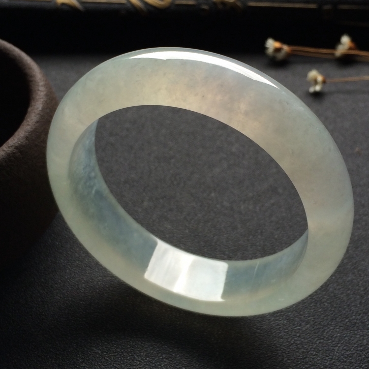 （超值推荐）冰种淡晴水手镯（56mm）