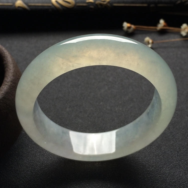 （超值推荐）冰种淡晴水手镯（56mm）