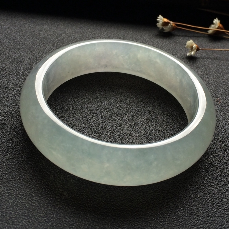 （超值推荐）冰种淡晴水手镯（56mm）