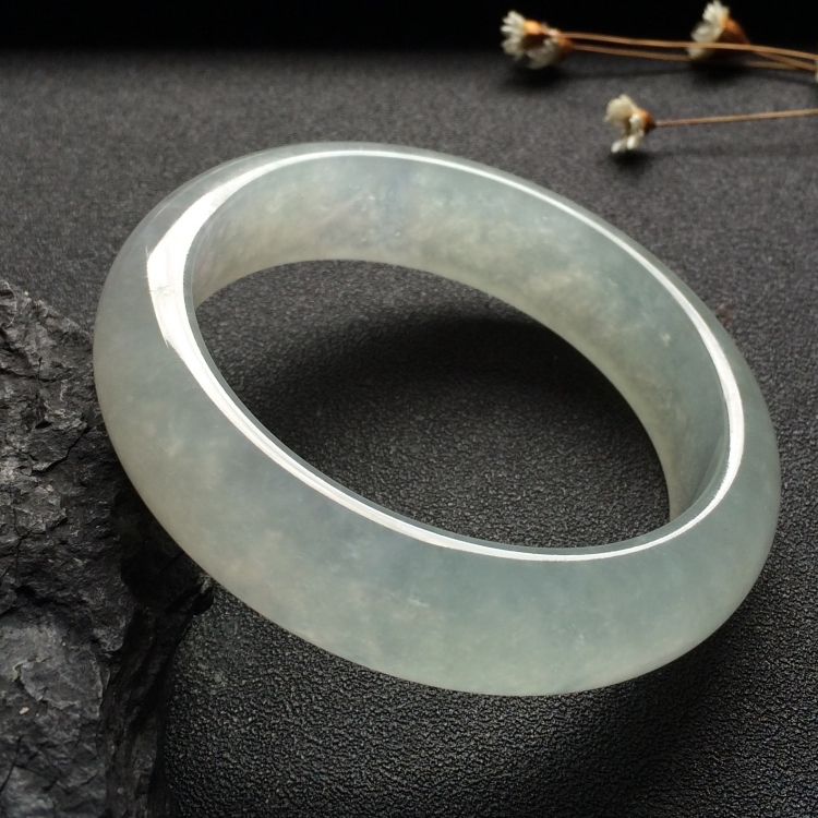 （超值推荐）冰种淡晴水手镯（56mm）