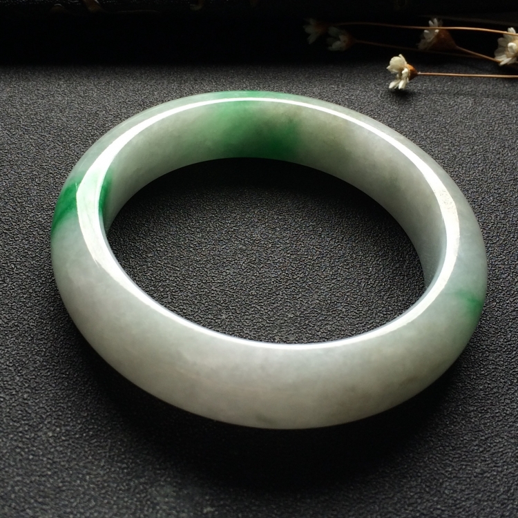 （超值推荐）糯冰种飘翠手镯（58mm）