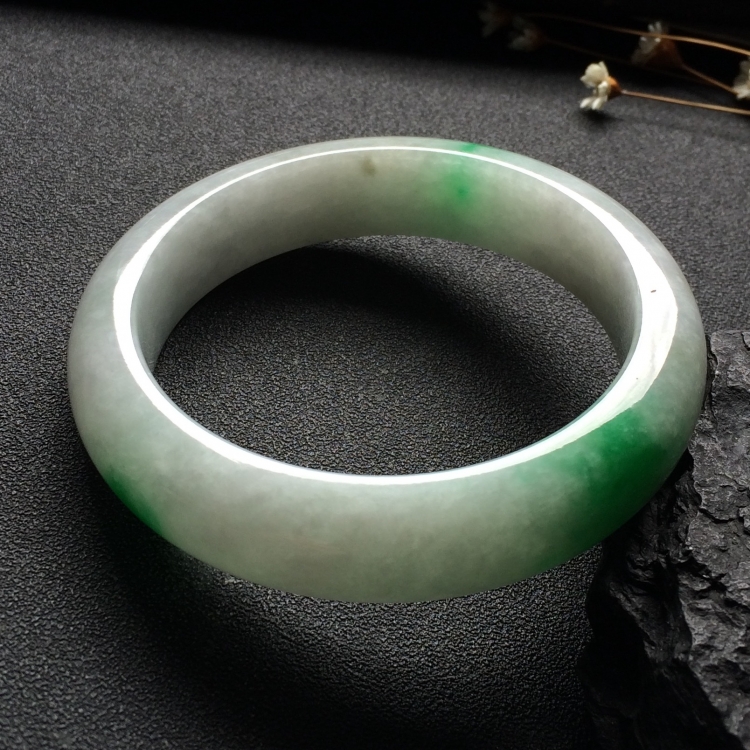 （超值推荐）糯冰种飘翠手镯（58mm）