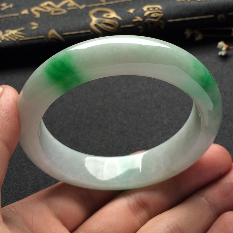 （超值推荐）糯冰种飘翠手镯（58mm）