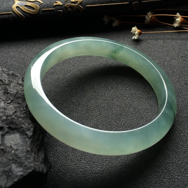 （超值推荐）冰种飘花手镯（58.1mm）