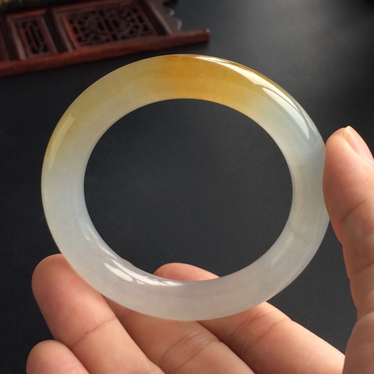 (超值推荐)糯冰种黄翡圆条手镯(53.5mm)