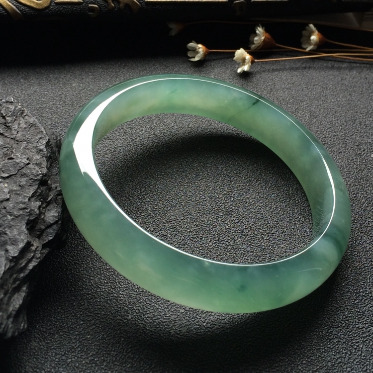 （超值推荐）冰种晴水略飘花手镯（58.8mm）